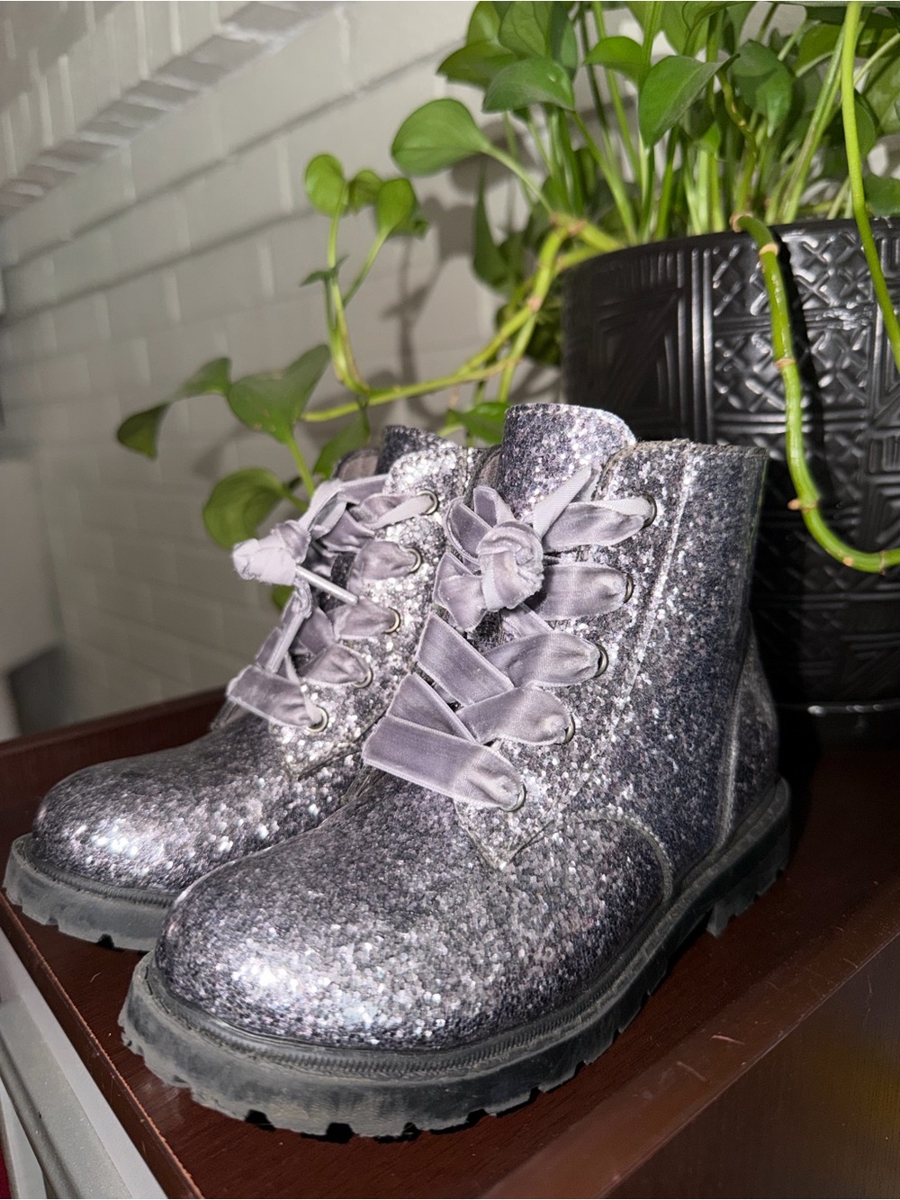 Old Navy Kids Black Lace-Up Lug Sole Boots